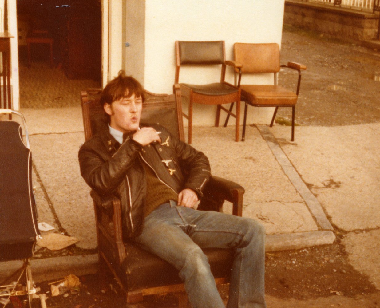 Pete relaxes awaiting on the Ferry.JPG